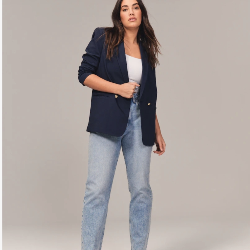 A&F Curve Love High Rise Dad Jean 28L